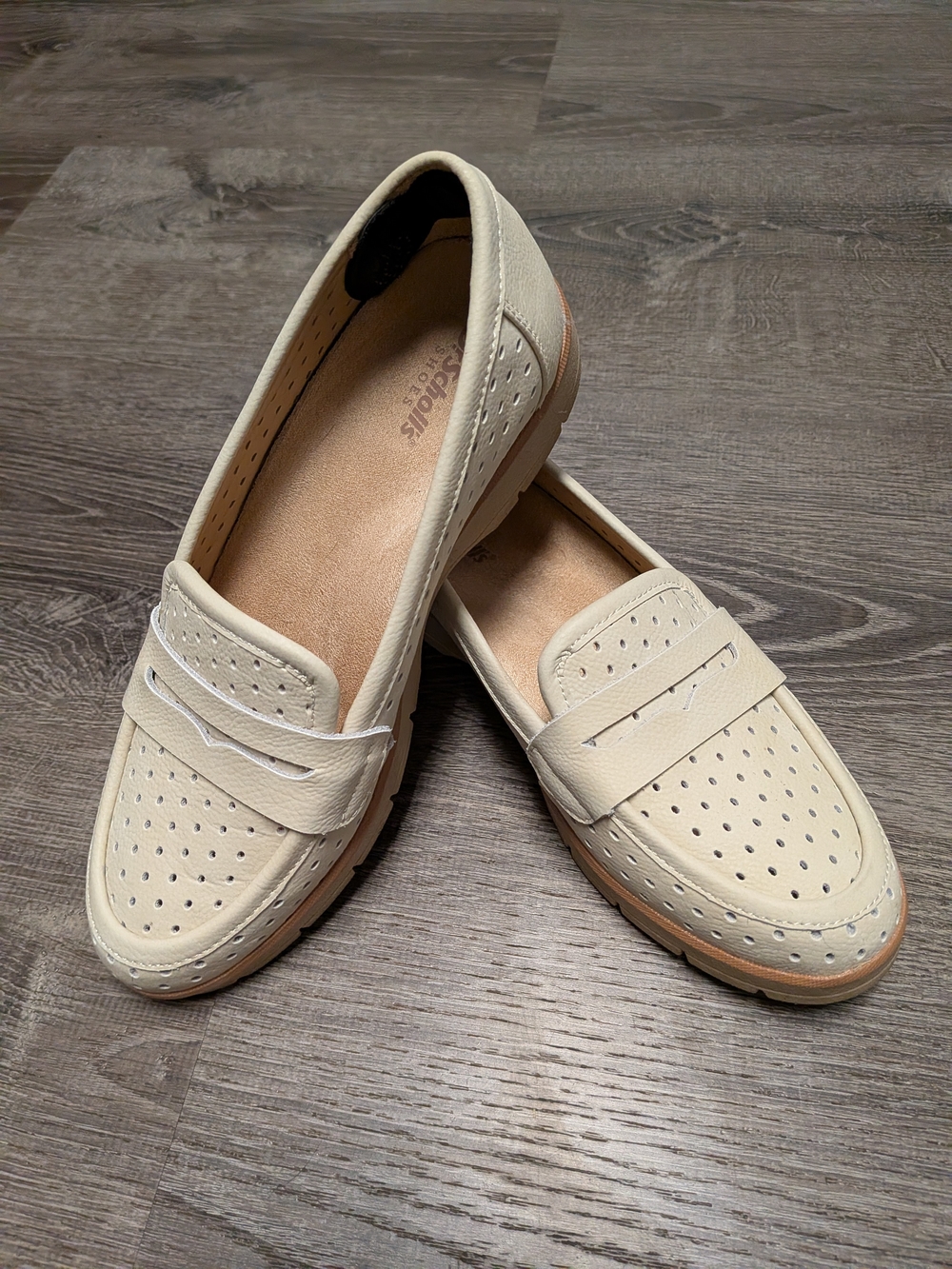 Dr. Scholl's Size 7 Perforated Leather Penny Loafers in Cream - Comfort Casual